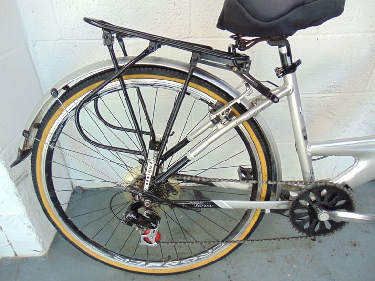 Aluminium Ammaco Canterbury (16 inch frame) Hardtail Hybrid/Commuter/City Bike (free local delivery)