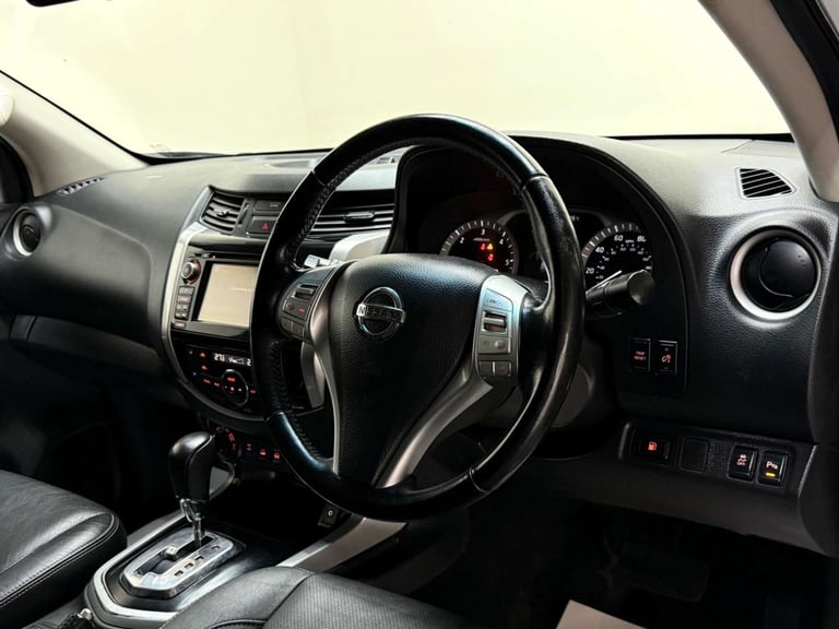 2018 Nissan Navara 2.3 dCi Off-Roader AT32 Auto 4WD Euro 6 4dr Pickup Diesel Automatic