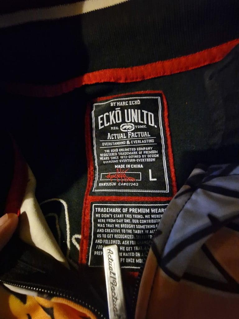 mens size  L ---The Graffiti Hoodie -- ecko unltd sports jacket