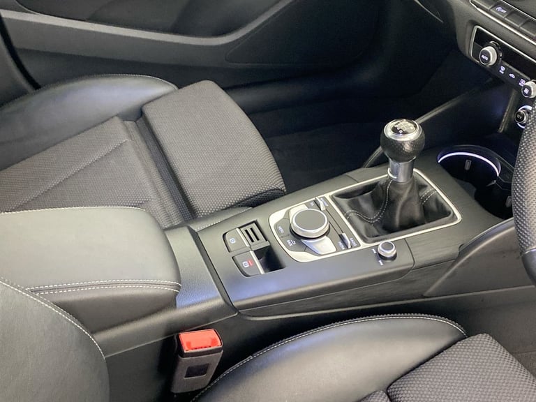  Audi A3 Sportback 1.5 Tfsi Cod 35 S Line Sportback 5dr Petrol Manual Euro 6