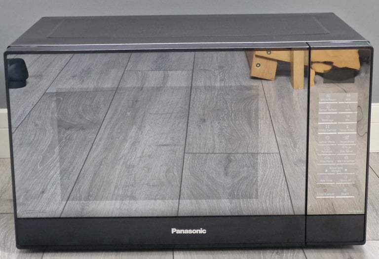 Panasonic NN-ST46KBBPQ Solo Microwave in Black