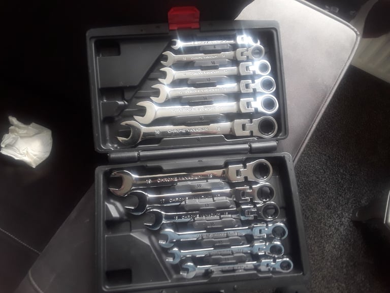 image for 12 piece flexi ratchet spanner set sizes 8 mil to 19 mil nice shiny chrome vanadium set 