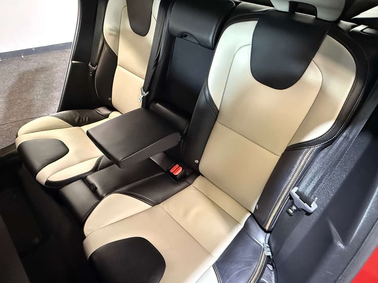 2018 Volvo V40 T3 [152] Cross Country Pro 5dr Geartronic HATCHBACK PETROL Automatic