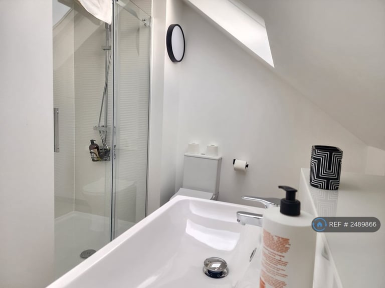3 bedroom flat in Bicester Road, Kidlington, OX5 (3 bed) (#2489866)