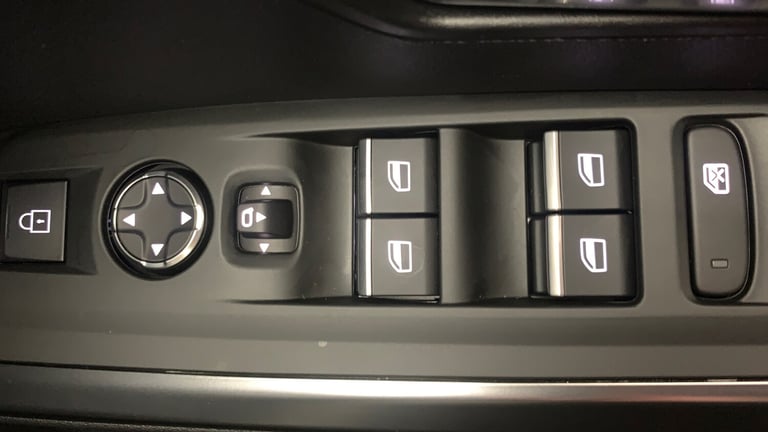 2024 Peugeot 3008 73kWh GT SUV 5dr Electric Auto (210 ps) SUV Electric Automatic