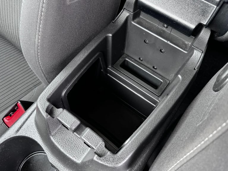 2011 Ford Focus 1.6 TDCi Titanium Euro 5 (s/s) 5dr HATCHBACK Diesel Manual