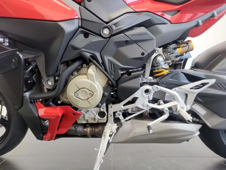 2025 Ducati Streetfighter V4S Ex-Demo Red 1,470 Miles | £325 Dep & £325 pcm
