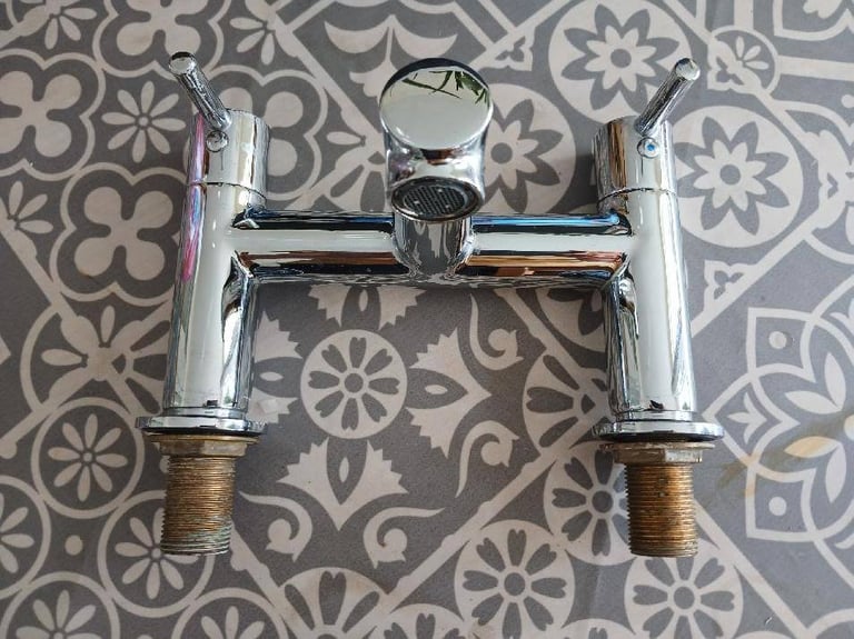 Cooke & Lewis Bath Filler Bath Tap in very good condition
