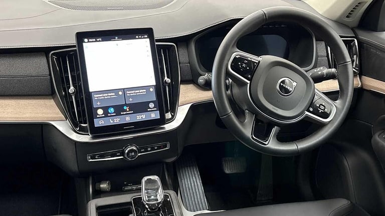 2025 Volvo XC90 Plus, T8 AWD Plug-in hybrid, Electric/Petrol, Dark, 7 Seats ESTATE Petrol/Electri...