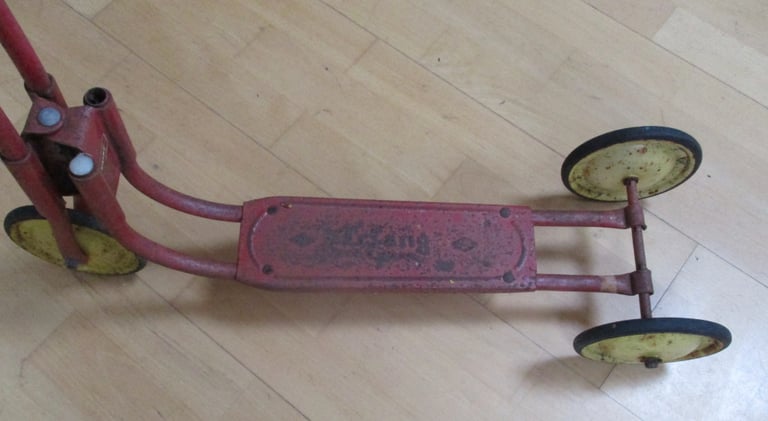 VINTAGE 1950's TRIANG CHILDRENS SCOOTER - COLLECTION ONLY