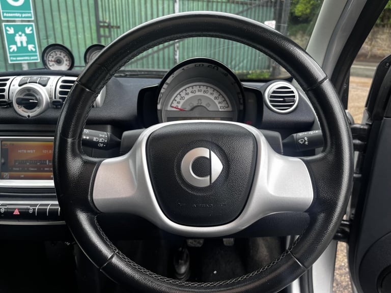 2011 smart fortwo 1.0 MHD Passion Coupe 2dr Petrol SoftTouch Euro 5 (s/s) (71 bhp) Coupe Petrol A...