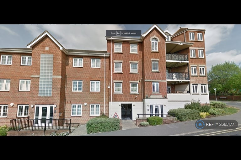 2 bedroom flat in Hamilton Road, High Wycombe, HP13 (2 bed) (#2665177)
