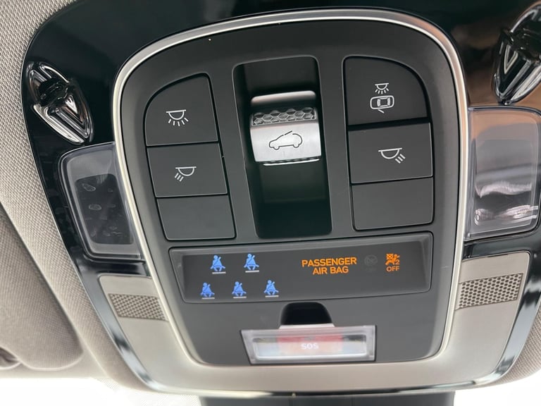 2022 Hyundai Santa Fe 1.6 T-GDi 13.8kWh Ultimate Auto 4WD Euro 6 (s/s) 5dr ESTATE Petrol/Electric...