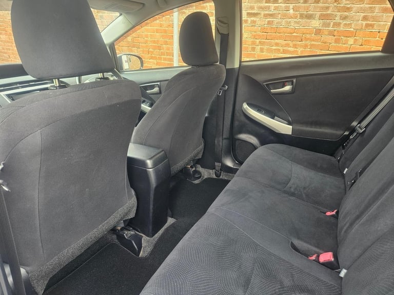 Toyota Prius 1.8 hybrid fully serviced including new batteries fitted 