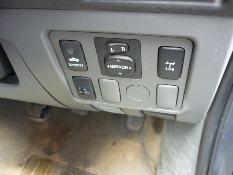 2013 Toyota Hilux HL2 D/Cab Pick Up 2.5 D-4D 4WD 144 PICK UP Diesel Manual