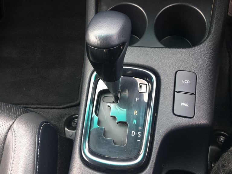 2023 Toyota Hilux 2.8 D-4D Invincible X Pickup Double Cab 4dr Diesel Auto 4WD Euro 6 (s/s) (2 Die...