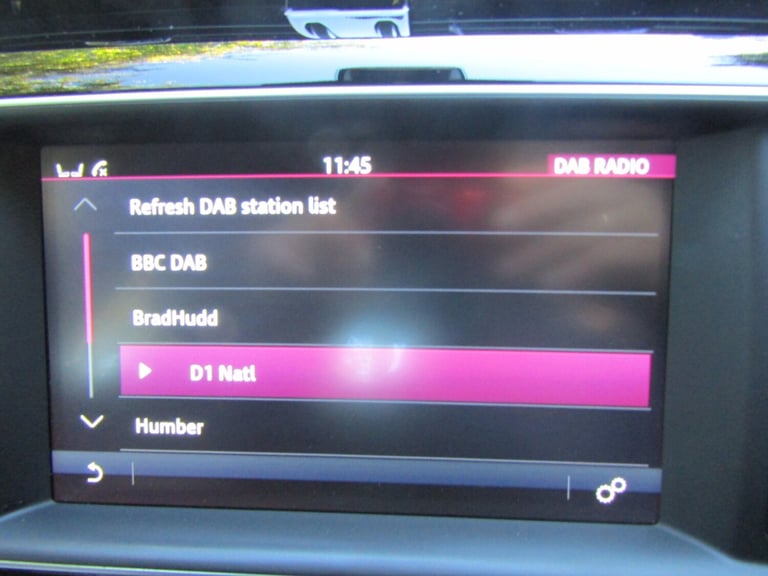  JAGUAR XE 2.0d Prestige AUTOMATIC - 1 OWNER - FSH - £35 TAX - ULEZ COMPLIANT