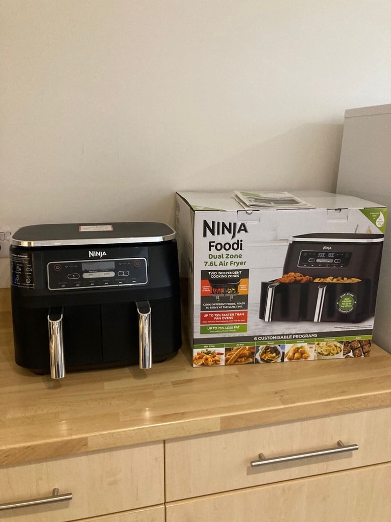 Ninja Foodi Dual Zone 7.6L Air Fryer and Dehydrator - Black