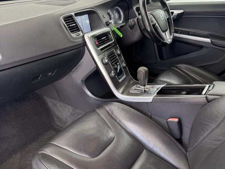 VOLVO S60 2.4 D5 SE Lux Black Auto Diesel 2010