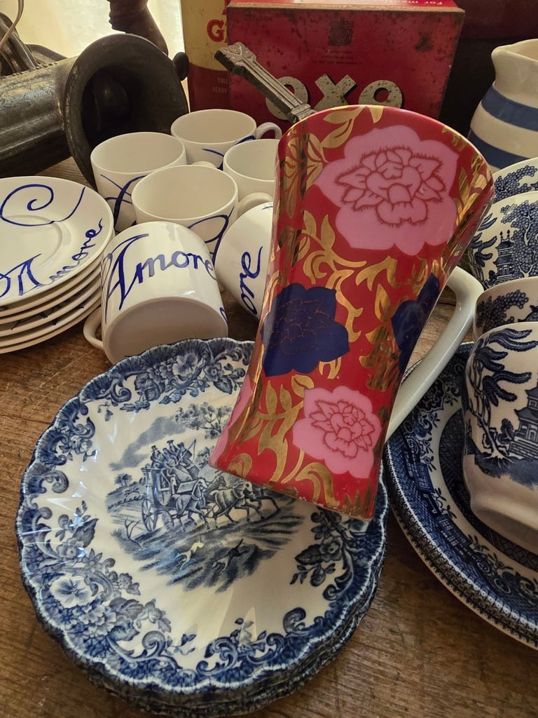 A lot of quality plus vintage items for sellers or car boot sale