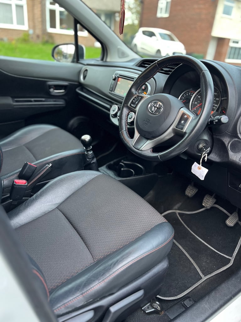 Toyota Yaris 1.3 SR VVT-I 5 Door