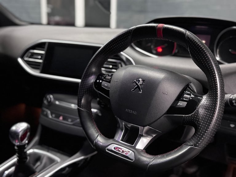 PEUGEOT 308 1.6 THP GTi by Peugeot Sport 2016