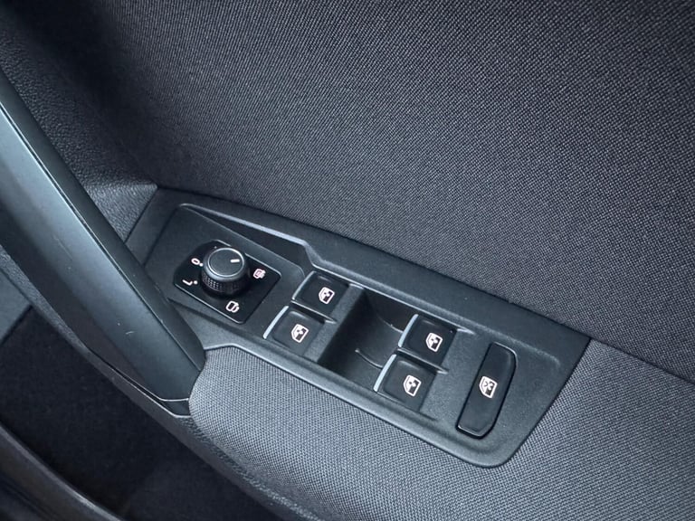 2017 Volkswagen Tiguan 2.0 TDI SE Navigation DSG Euro 6 (s/s) 5dr ESTATE Diesel Automatic