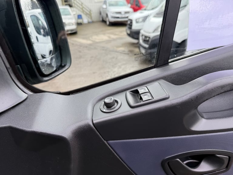 2016 Vauxhall Vivaro 2900 1.6CDTI 95PS ecoFLEX H1 Combi 9 Seat MPV Diesel Manual