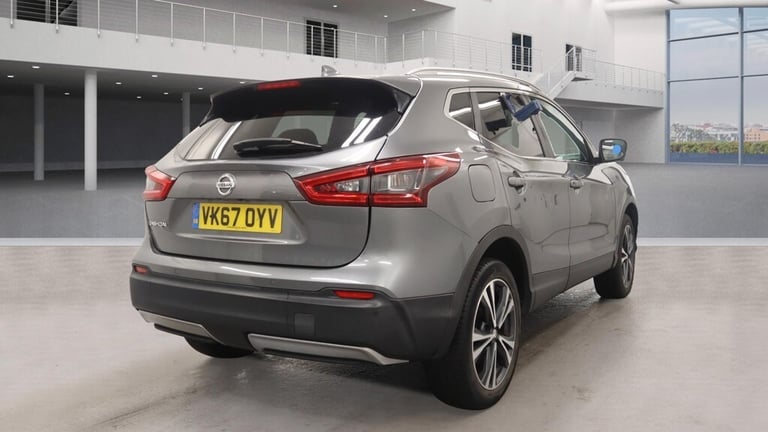 2017 Nissan Qashqai 1.5 dCi N-Connecta 5dr ++ ULEZ / PANROOF / NAV / CAMERA / DAB ++ HATCHBACK Di...