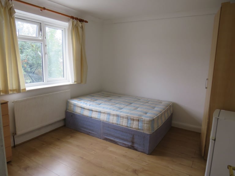 5 bedroom 3 bath house for rent in Southall UB2