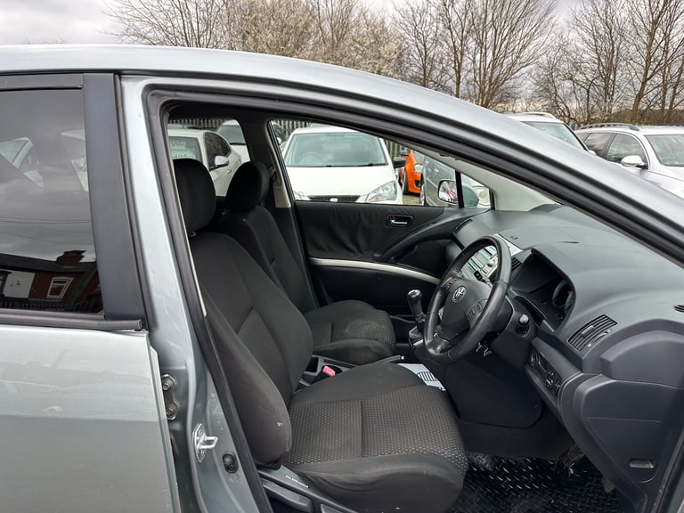 2008 Toyota Corolla Verso 2.2 D-4D SR MPV 5dr Diesel Manual (167 g/km  134 bhp)