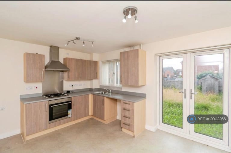 3 bedroom house in Goscote Lane, Walsall, WS3 (3 bed) (#2002266)