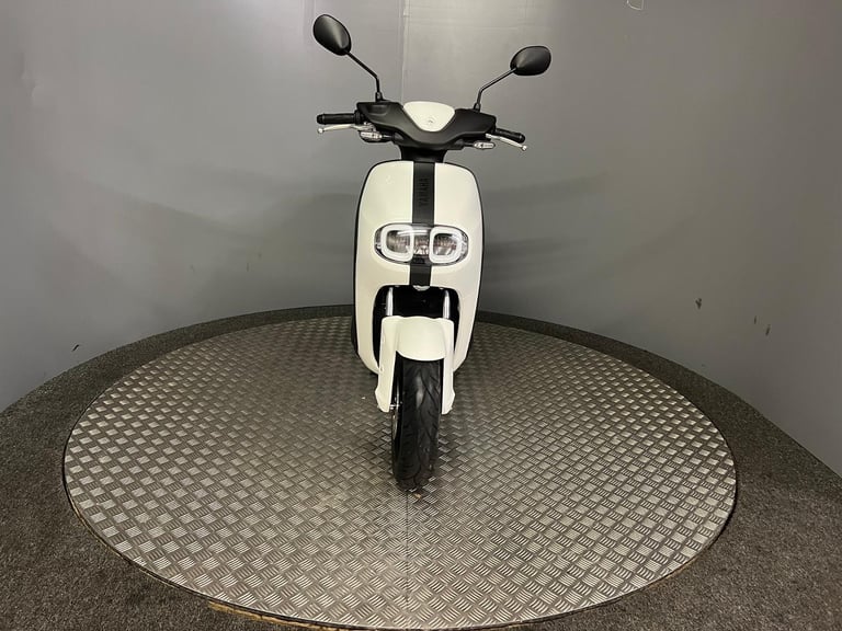 Yamaha Neos 2022 72 Plate Twin Battery  Moped Ride from 16 years / 45 mile range