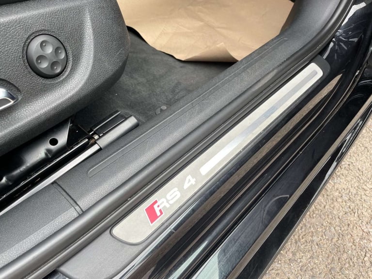 2014 Audi A4 4.2 RS 4 FSI Quattro Auto 4WD 5dr Estate Petrol Automatic