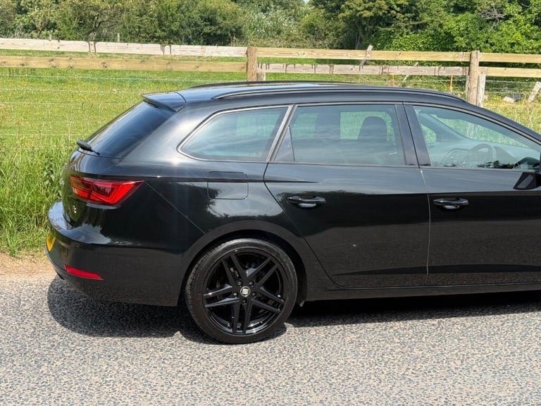 SEAT Leon 1.5 TSI EVO 150 FR Black Edition [EZ] 5dr DSG Petrol