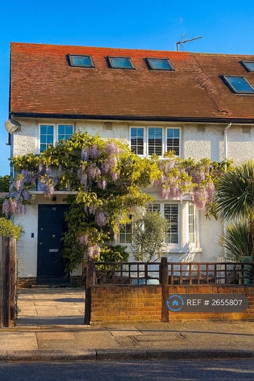 4 bedroom house in Barnes, London, SW13 (4 bed) (#2655807)
