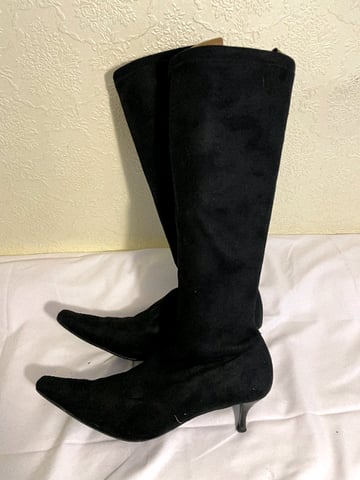 Ladies boots hot sale size 2