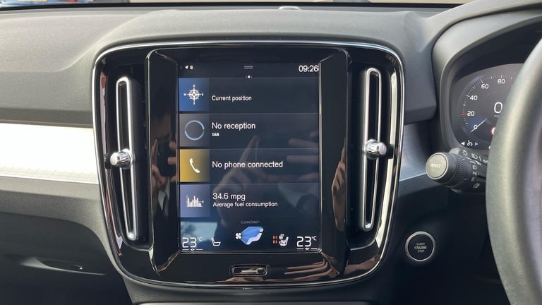 2020 Volvo XC40 Momentum B4 AWD mild hybrid ESTATE Petrol/Electric Hybrid Automatic