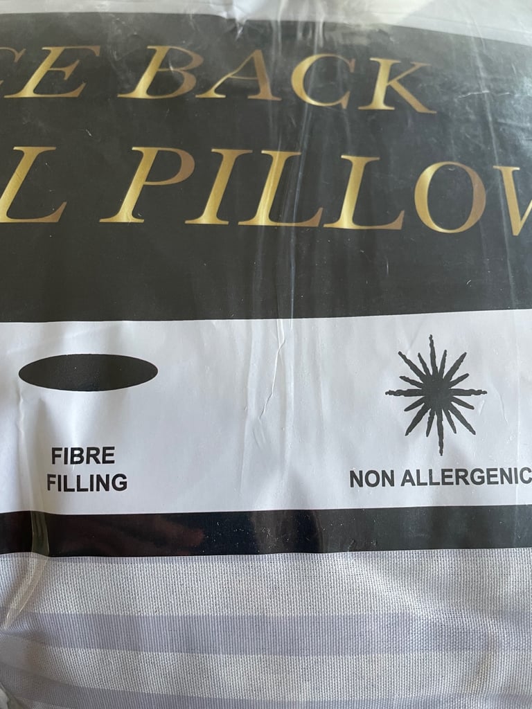 Pair of brand new bounceback extra fill hypoallergenic pillows