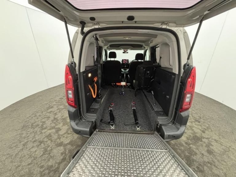 Citroen Berlingo WHEELCHAIR ACCESSIBLE 1.5 BlueHDi 100 Feel M 5dr Diesel