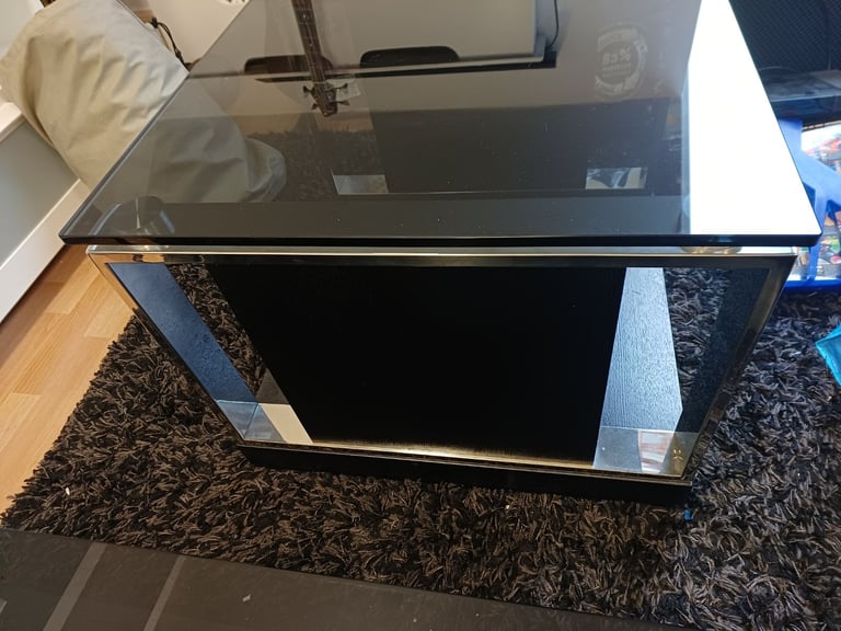 Coffee and side table