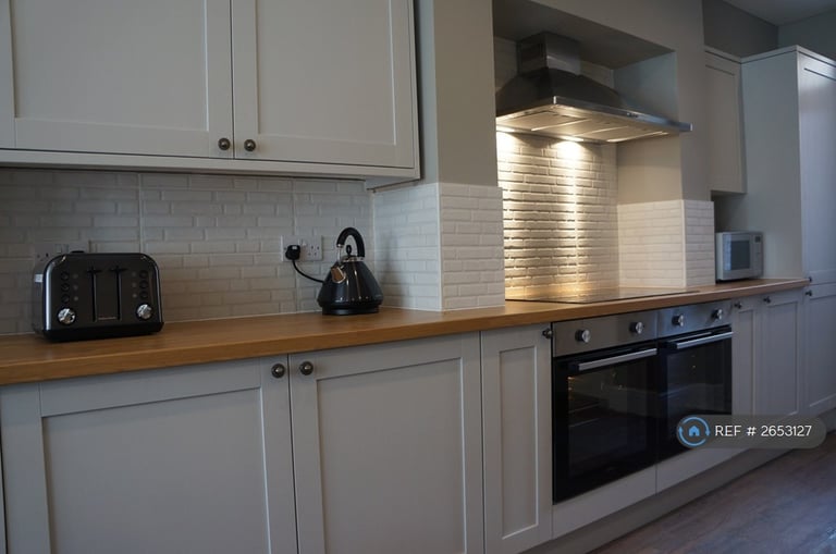 7 bedroom house in Lidderdale Road, Liverpool, L15 (7 bed) (#2653127)