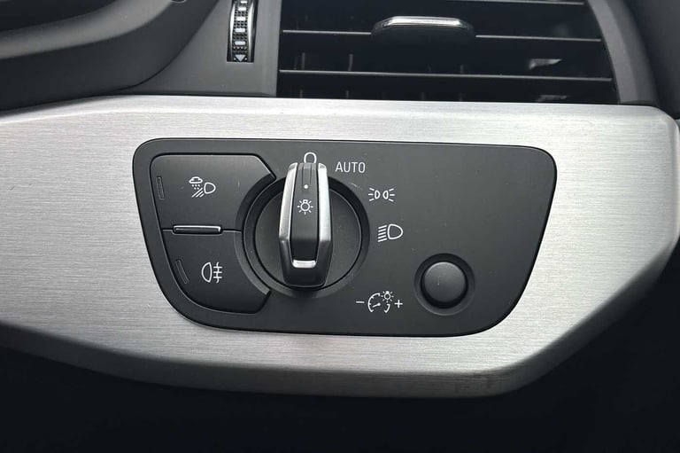 2019 Audi A4 35 TFSI S Line 4dr Saloon Petrol Manual