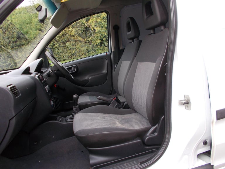 2010 Vauxhall Combo 1.3 CDTi 1700 16v 3dr CAR DERIVED VAN Diesel Manual