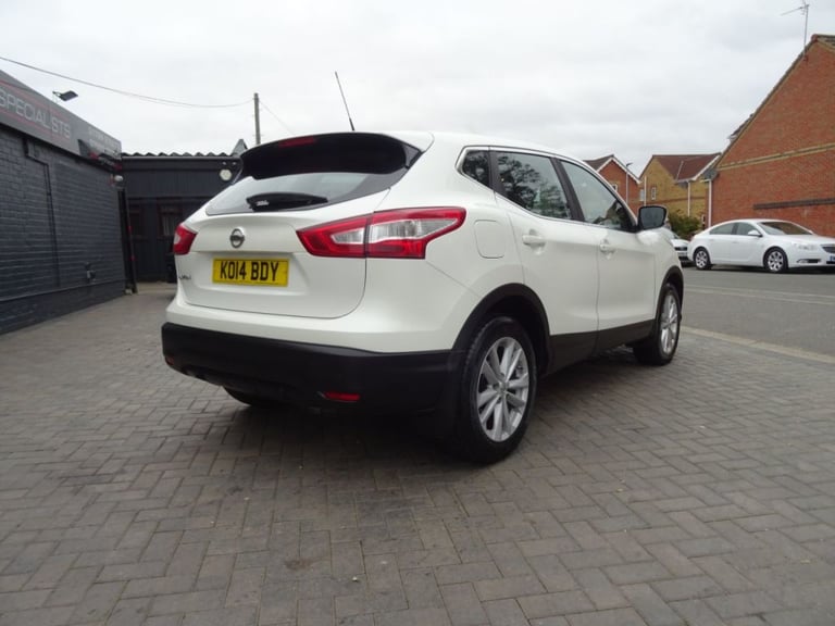  Nissan Qashqai 1.2 DiG-T Acenta 5dr ideal family car Petrol
