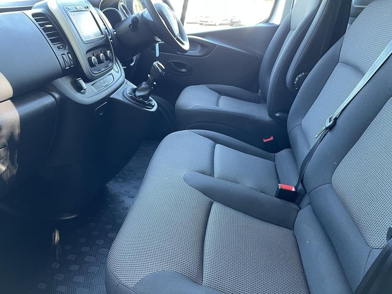 2020 Renault Trafic 2.0 dCi ENERGY 30 Business SWB Standard Roof Euro 6 (s/s) 5dr PANEL VAN Diese...