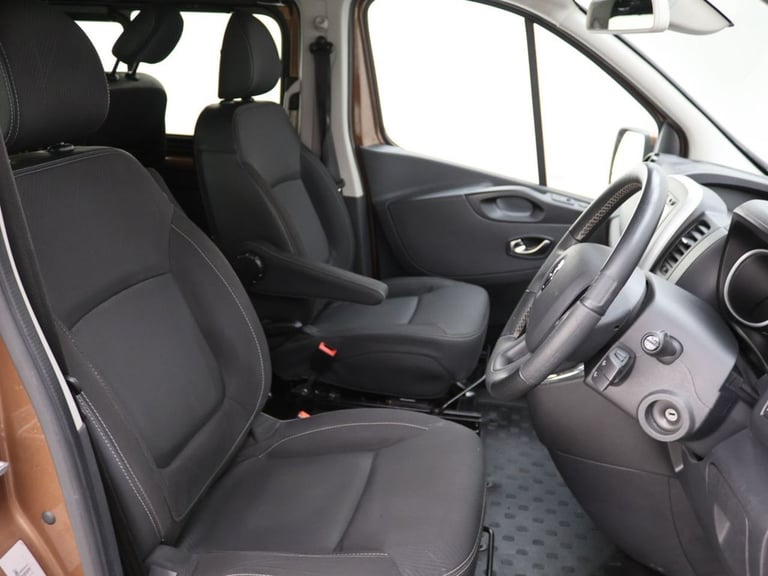 2020 Renault Trafic LL30 ENERGY dCi 170 Sport Nav 9 Seater EDC MPV DIESEL Automatic