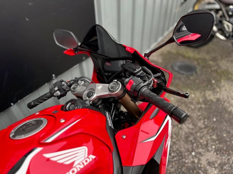 Stunning 2019/19 Honda CBR650R Motorcycle 