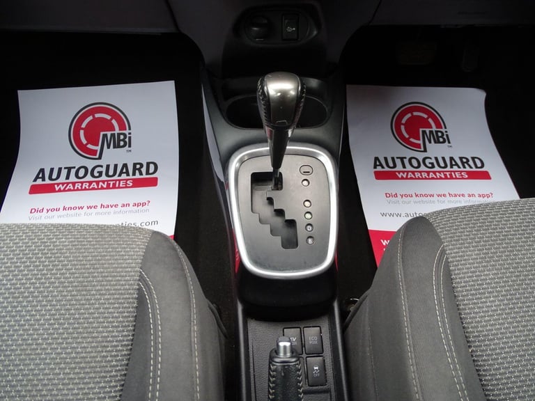 2015 Toyota Yaris 1.5 VVT-h Icon Hatchback 5dr Petrol Hybrid E-CVT Euro 6 (101 ps) HATCHBACK Petr...