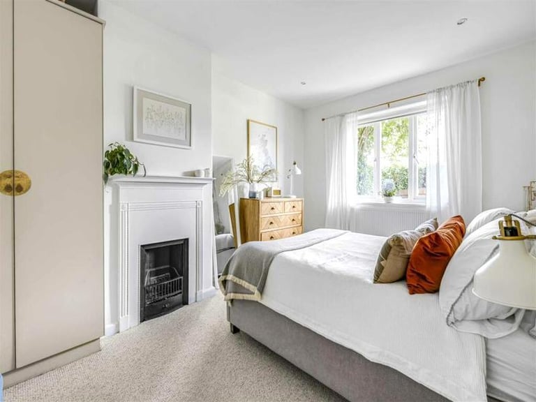 🏡 Cozy room available in the vibrant area of Canning Town